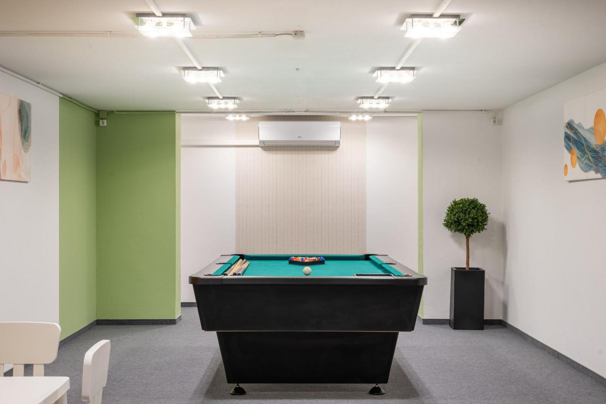Holdvirag Hotel Sarvar Bagian luar foto